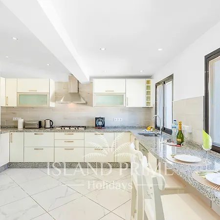 Family In A Heated Pool Complex In Golf Del Sur Fv4 ヴィラ サンミゲル・デ・アボナ